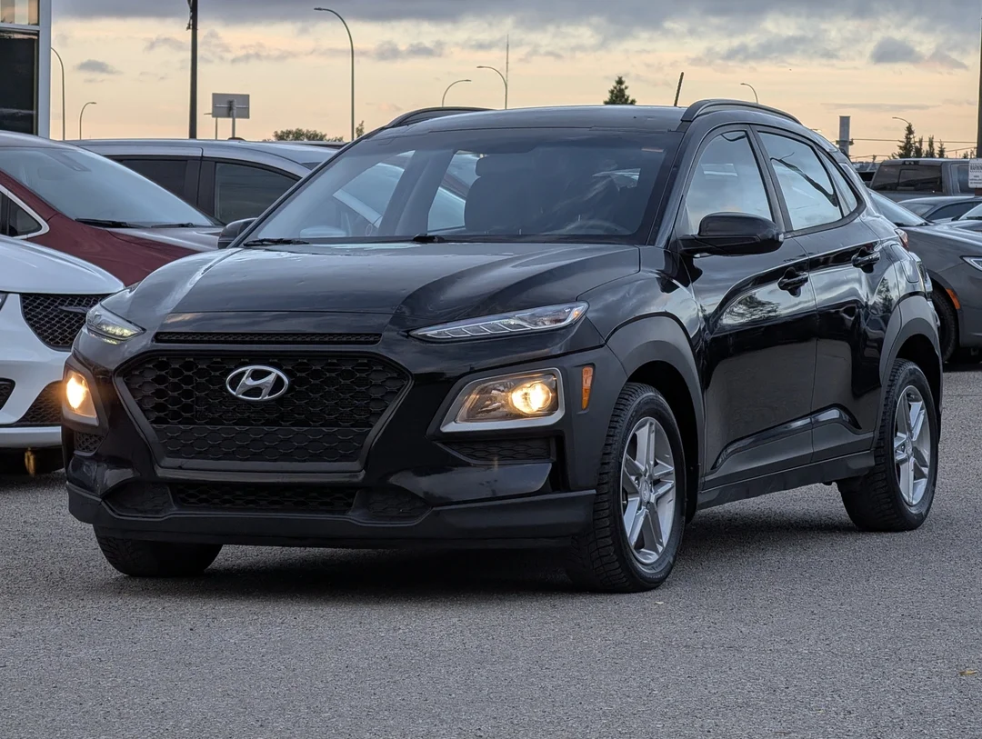 Used 2020 Black Hyundai Essential - - FWD - 2.0L 4-Cyl - Lane Keep Assist - Forward Collision Warning - Backup Cam & More! image 4