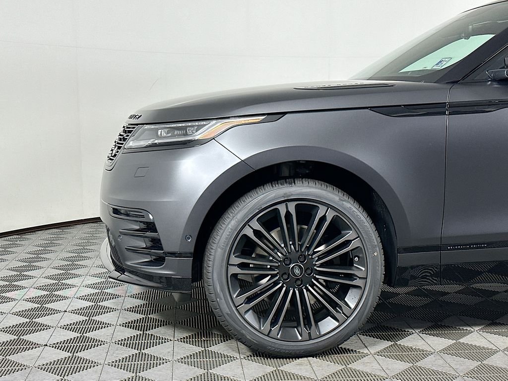 New 2026 Carpathian Grey LAND ROVER  image 9