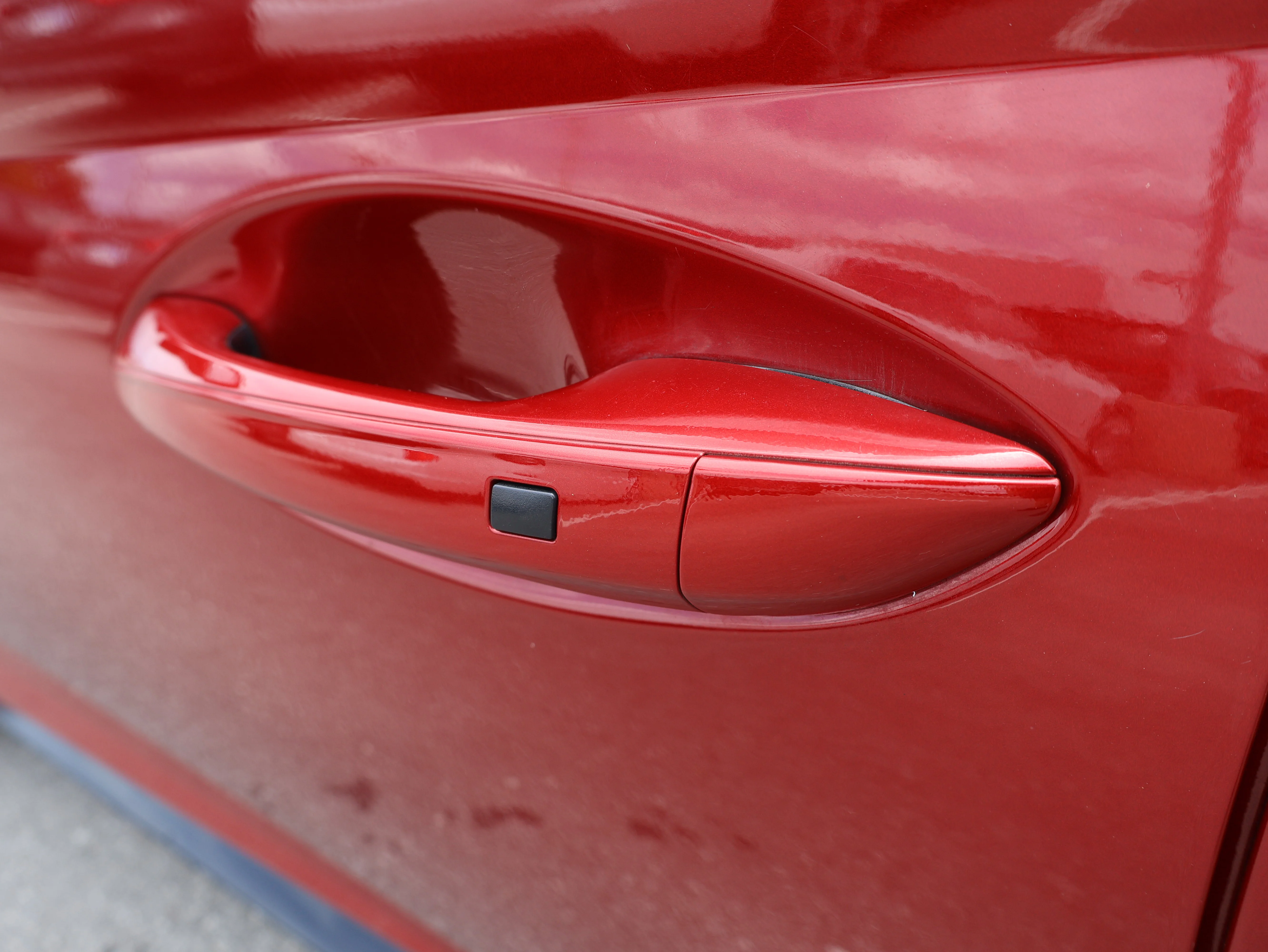 Used 2023 Ultimate Red Hyundai SEL image 18