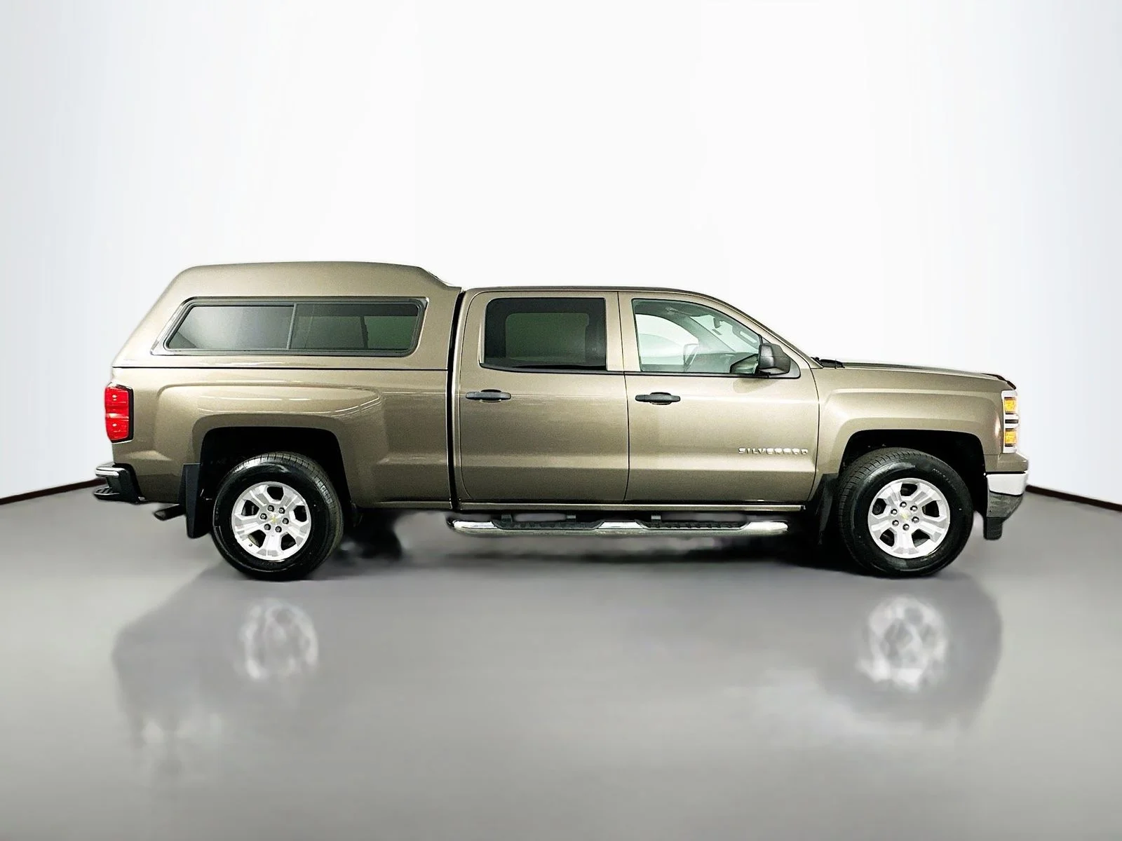 Used 2014 Brownstone Metallic Chevrolet LT image 9
