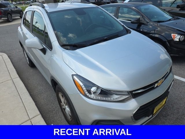 Used 2021 Silver Chevrolet LT image 5