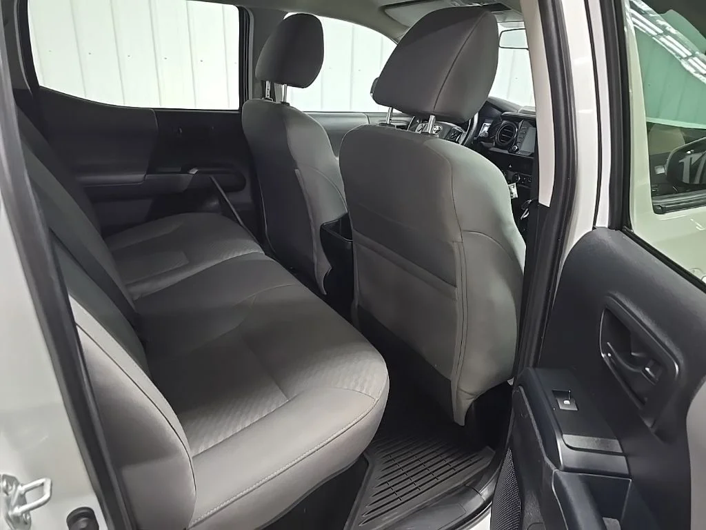 Used 2022 White Toyota SR image 17