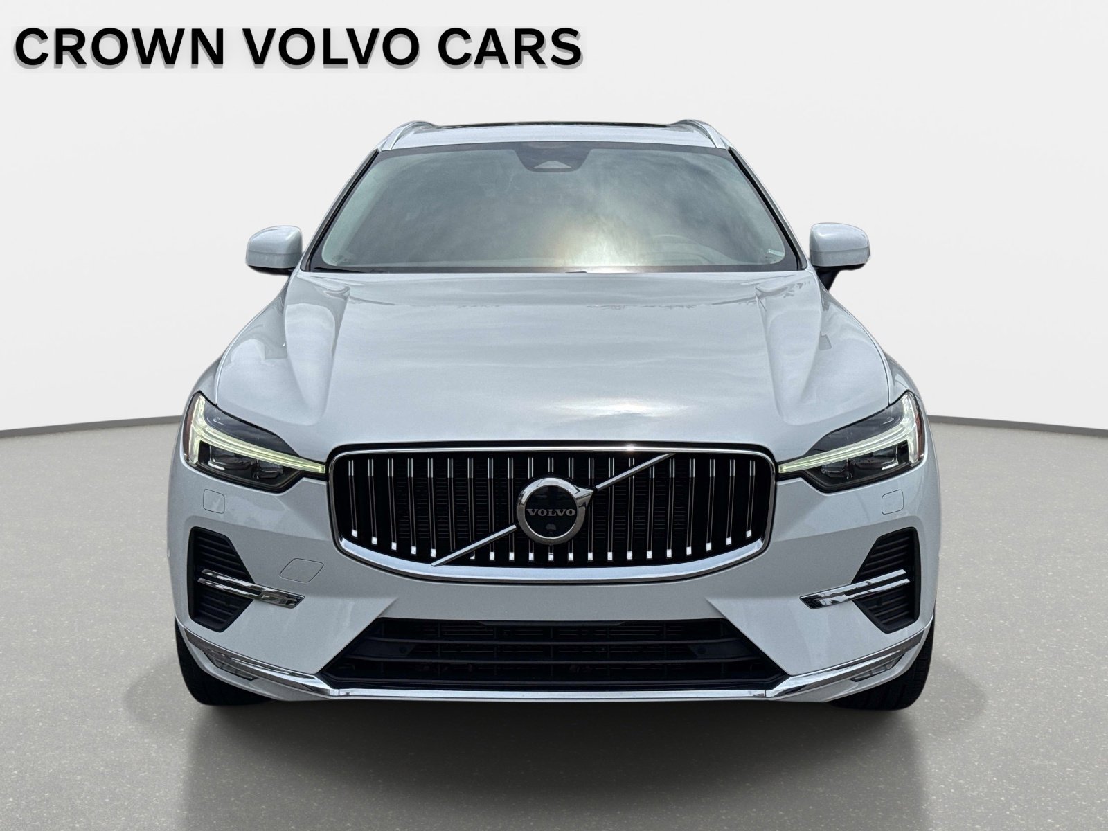 Used 2023 Crystal White Volvo Ultimate Bright Theme image 2