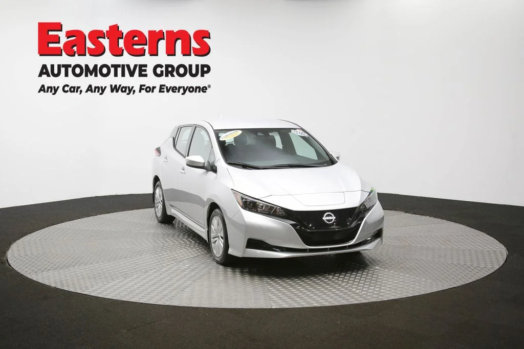 Used 2023 Silver Nissan S image 46