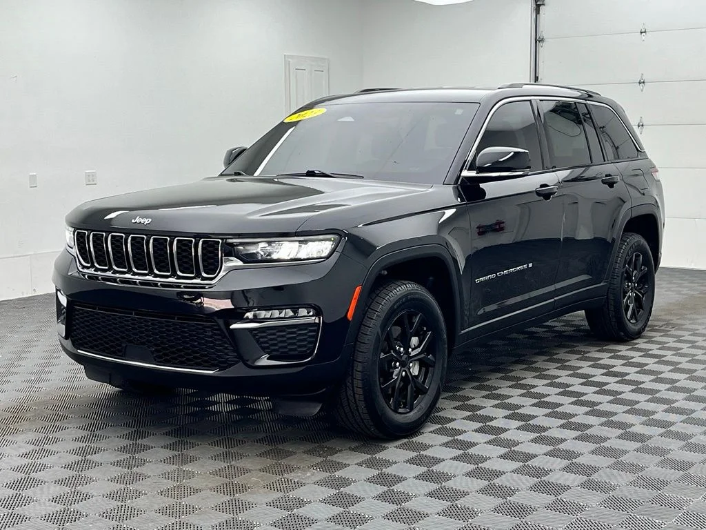 Used 2023 Black Jeep Limited image 2