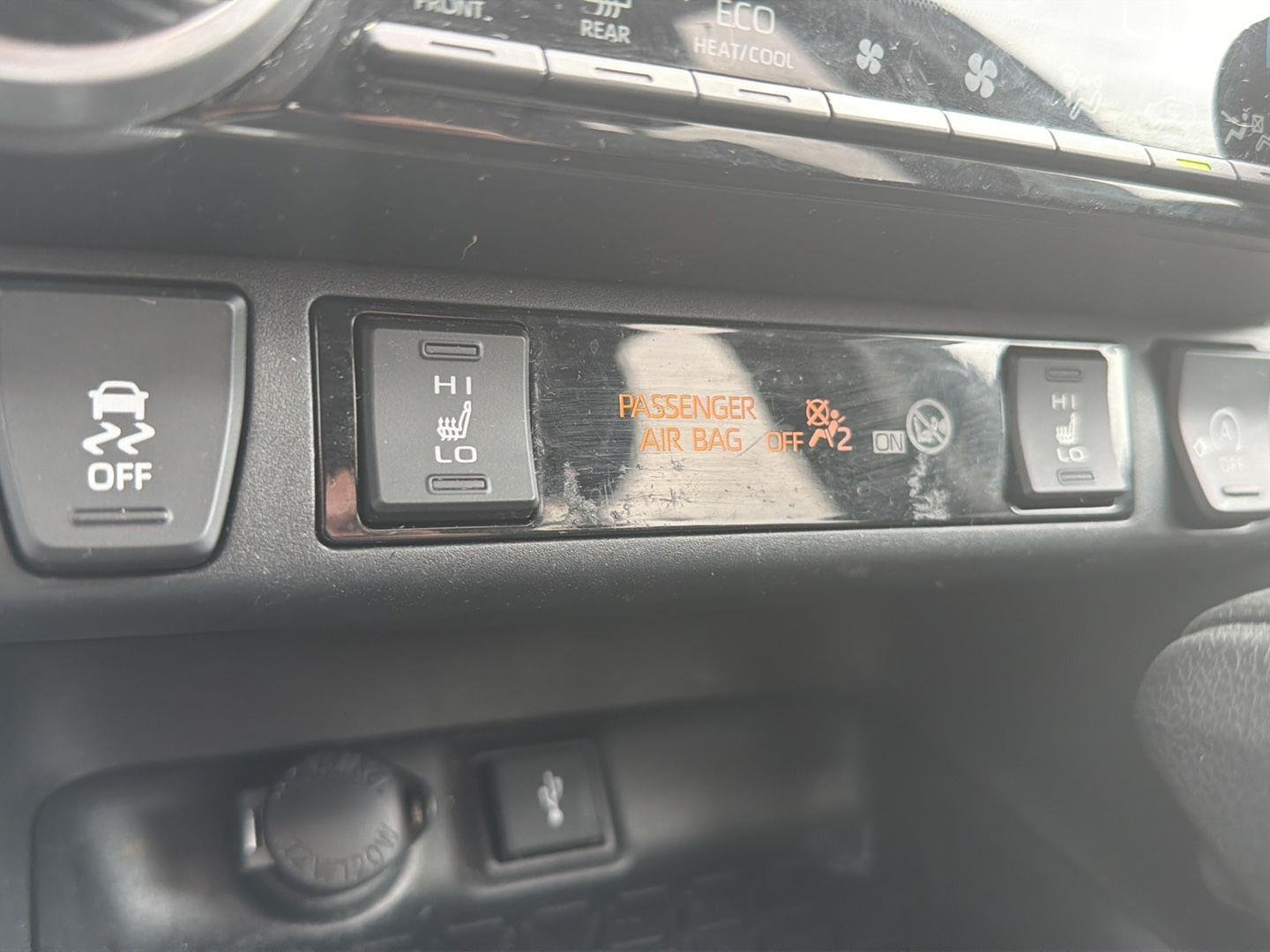 Used 2020 Midnight Black Metallic Toyota XLE image 16