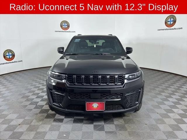 New 2026 Diamond Black Crystal Pearl-Coat Exterior Paint Jeep Laredo image 14