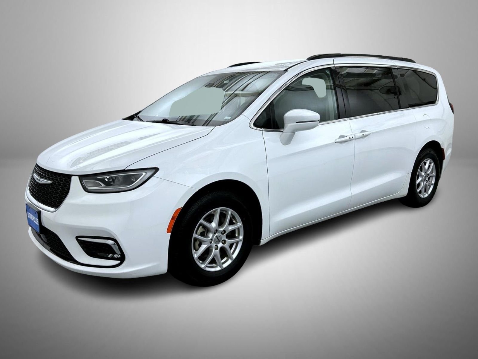 Certified Used 2022 White Chrysler Touring L image 1