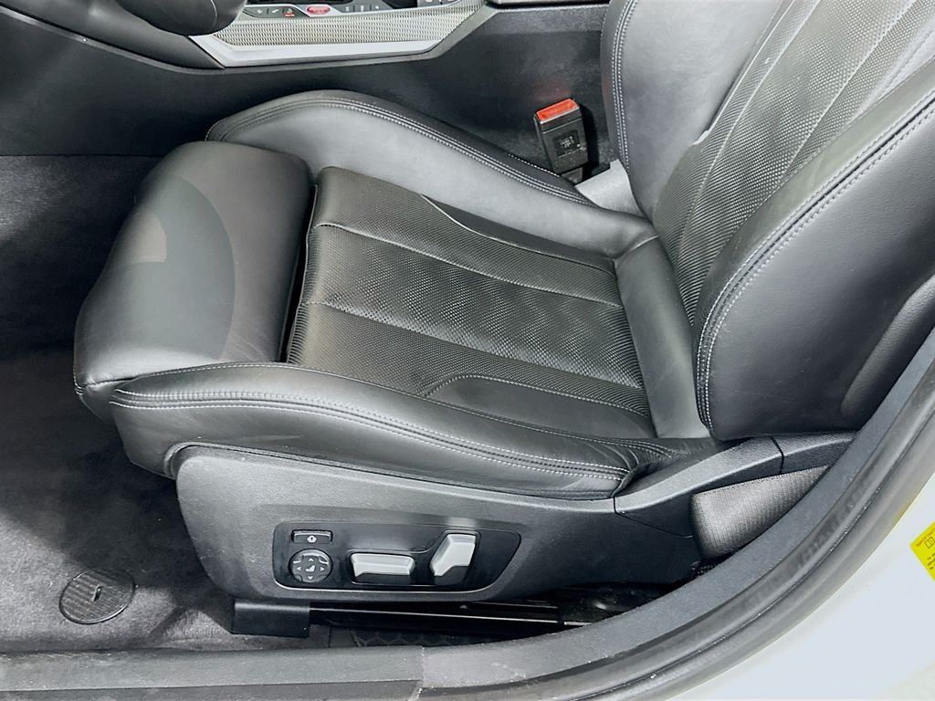 Used 2021 Alpine White BMW Base image 20