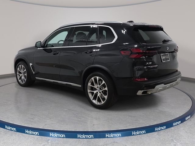 Certified Used 2026 Black Sapphire Metallic BMW xDrive40i image 7