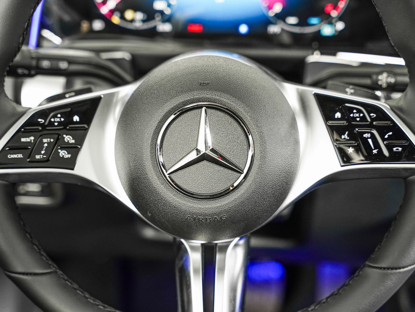New 2026 Mountain Grey Metallic Mercedes-Benz GLB 250 image 15