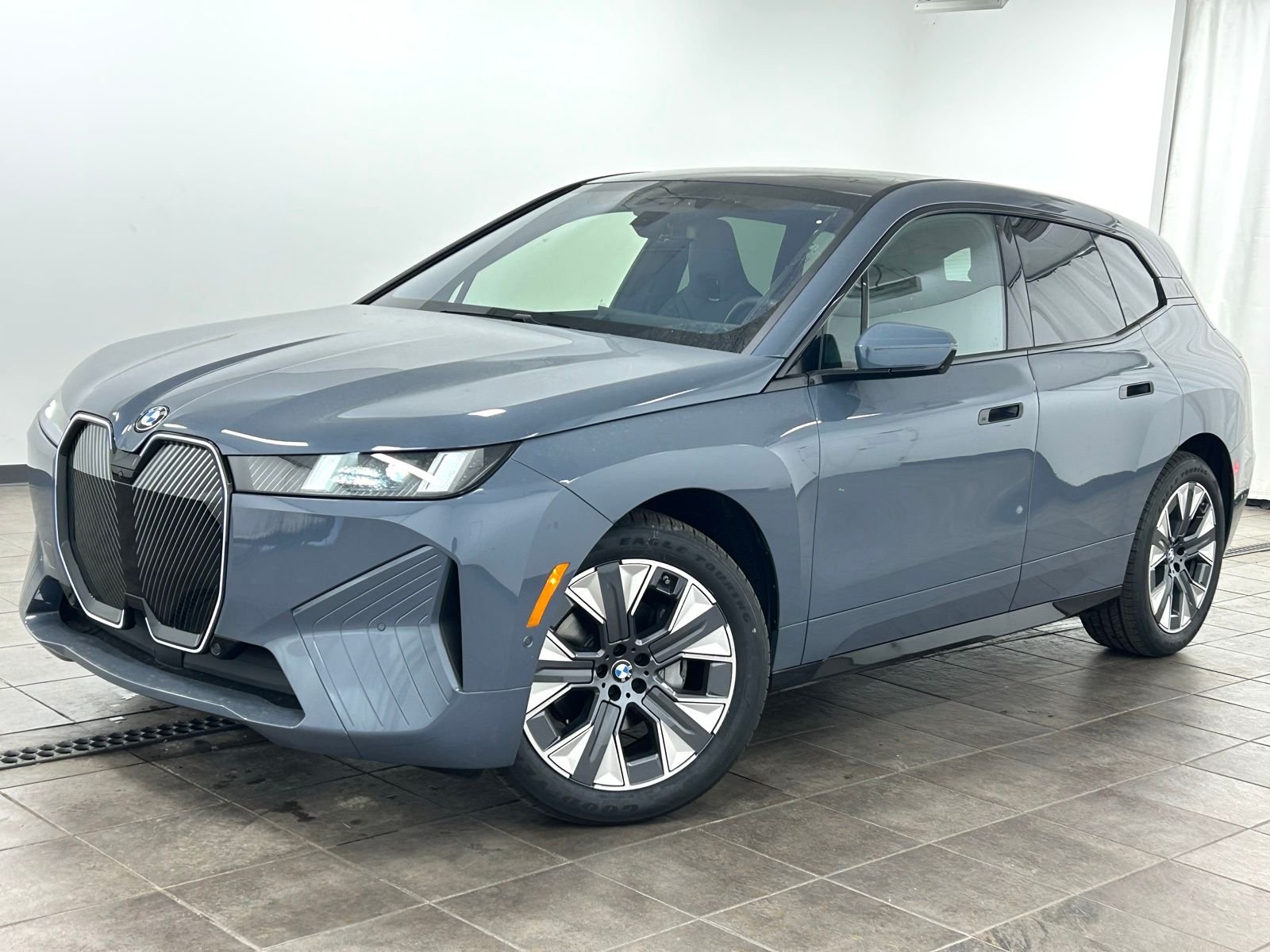 2026 BMW iX xDrive45's photo
