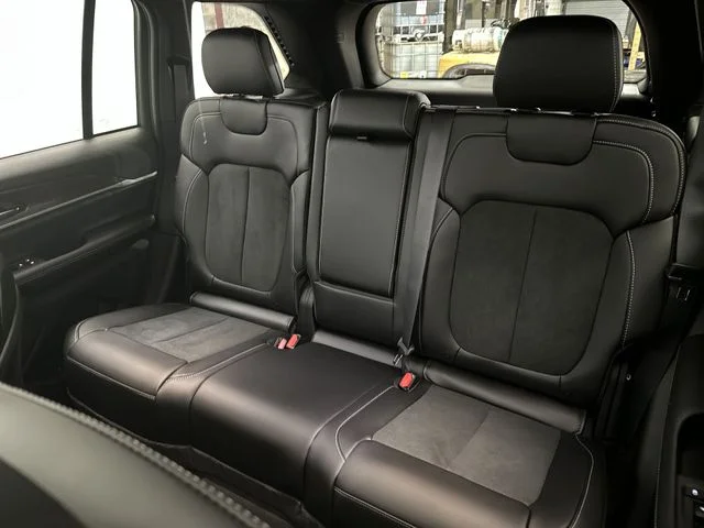 New 2026 Baltic Gray Metallic Clear-Coat Exterior Paint Jeep Laredo Altitude image 27
