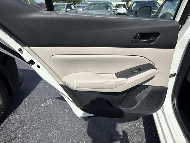 Used 2025 White Nissan 2.5 SV image 12