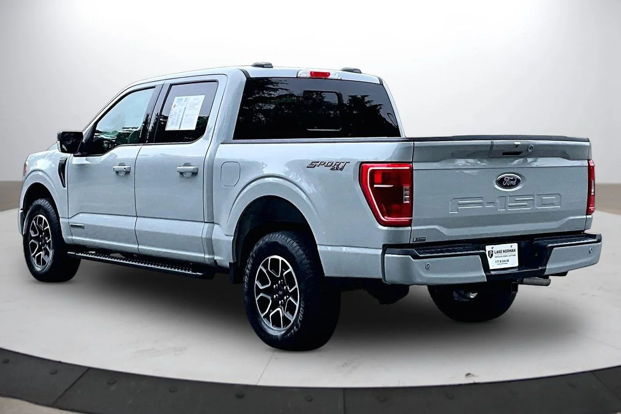 Used 2023 White Ford XLT image 7