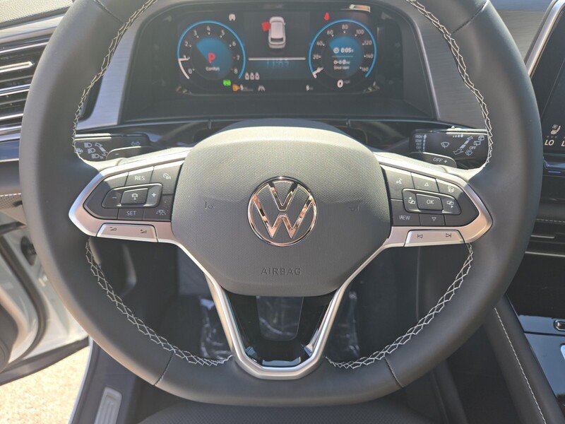 2025 Volkswagen Atlas Cross Sport SE w/Tech - Photo 10