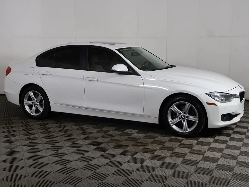 Used 2015 White BMW 328i xDrive image 15