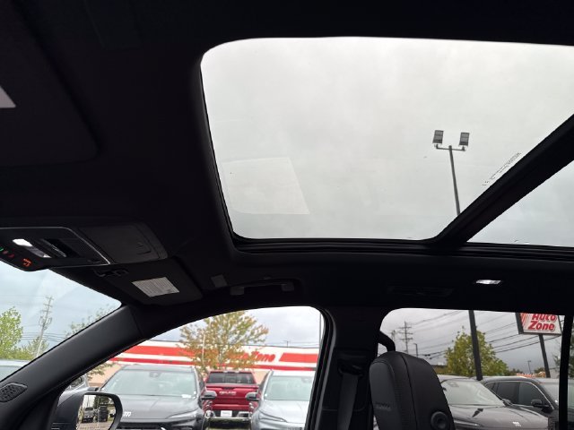 2027 GMC Acadia Denali - Photo 24