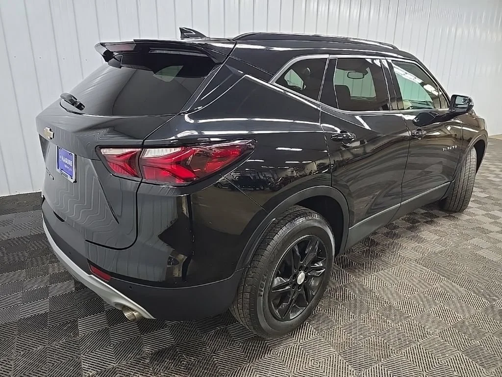 Used 2020 BLACK Chevrolet LT image 10