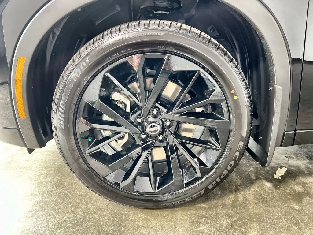 New 2026 Black Nissan Platinum image 19