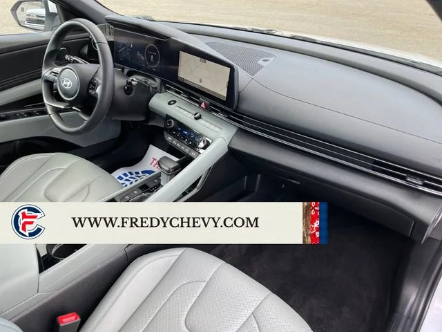 Used 2025 White Hyundai Limited image 37