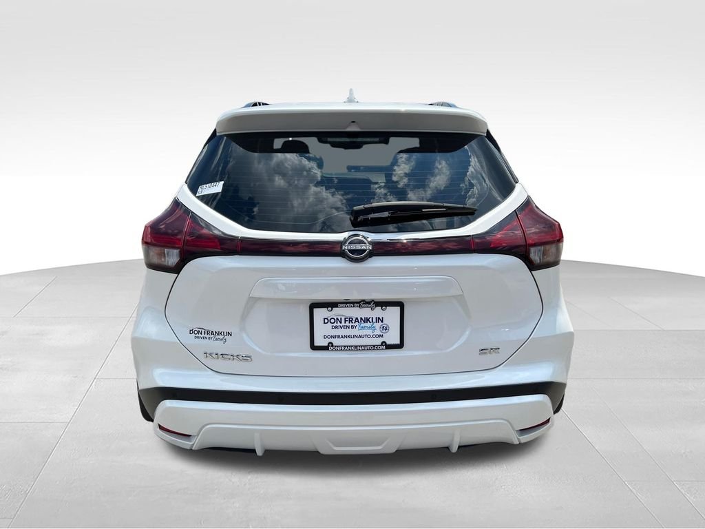 Used 2024 White Nissan SR image 4