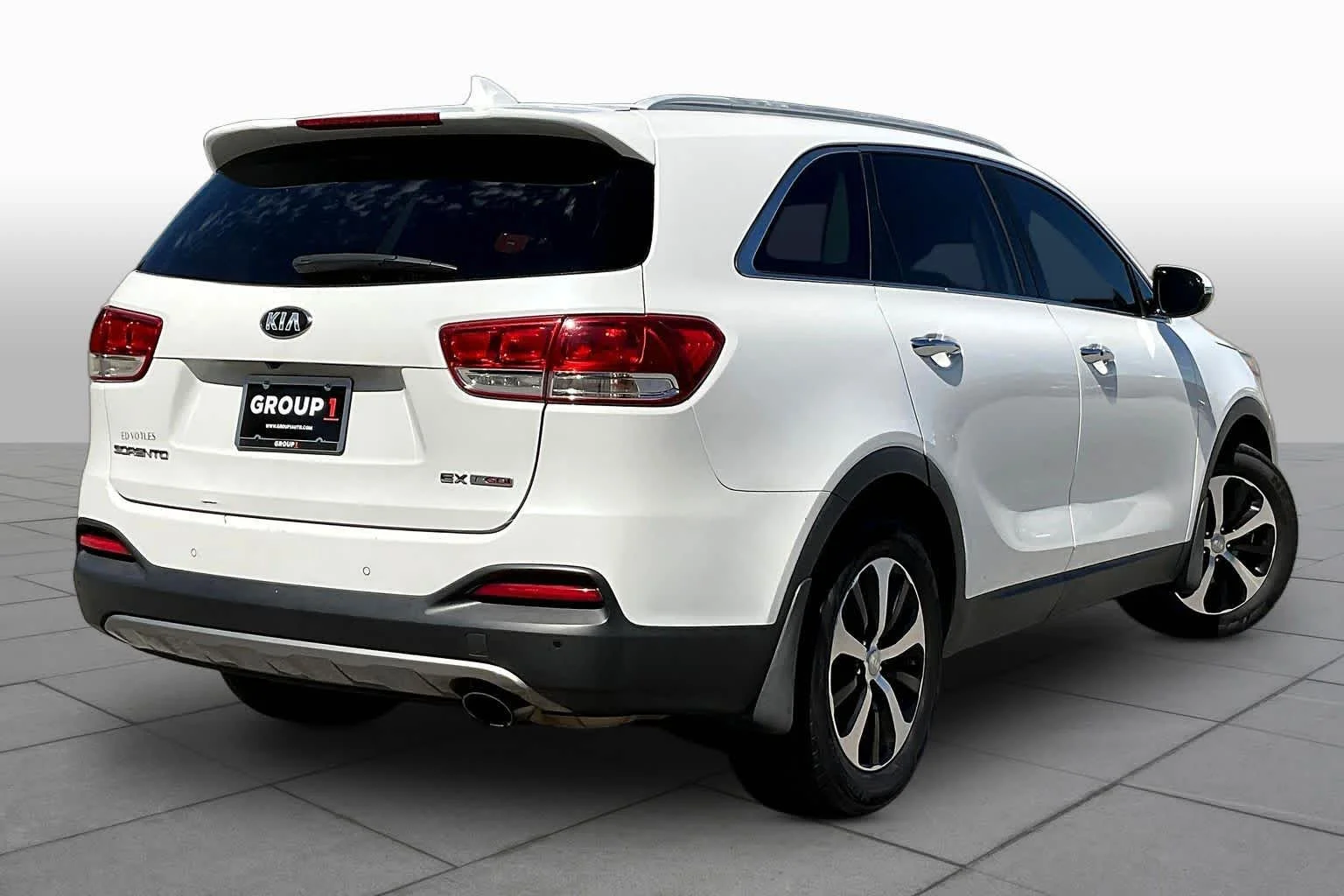 Used 2017 Snow White Pearl Kia EX image 13