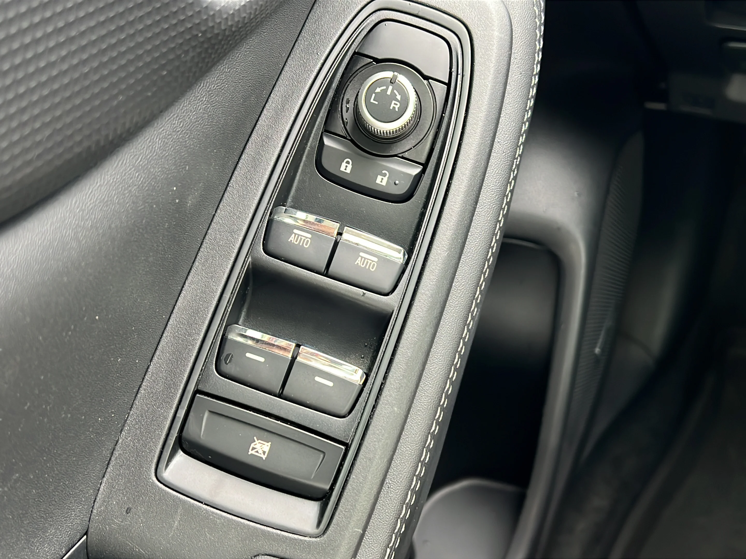 Used 2023 Crystal White Pearl Subaru Touring image 21