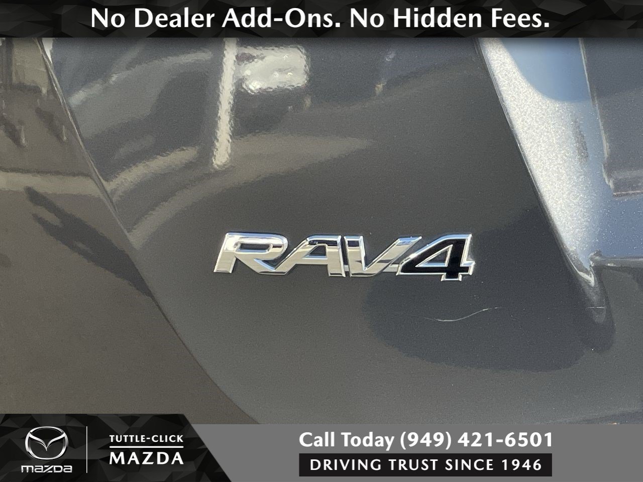 Used 2016 MAGNETIC GRAY MET Toyota SE image 8