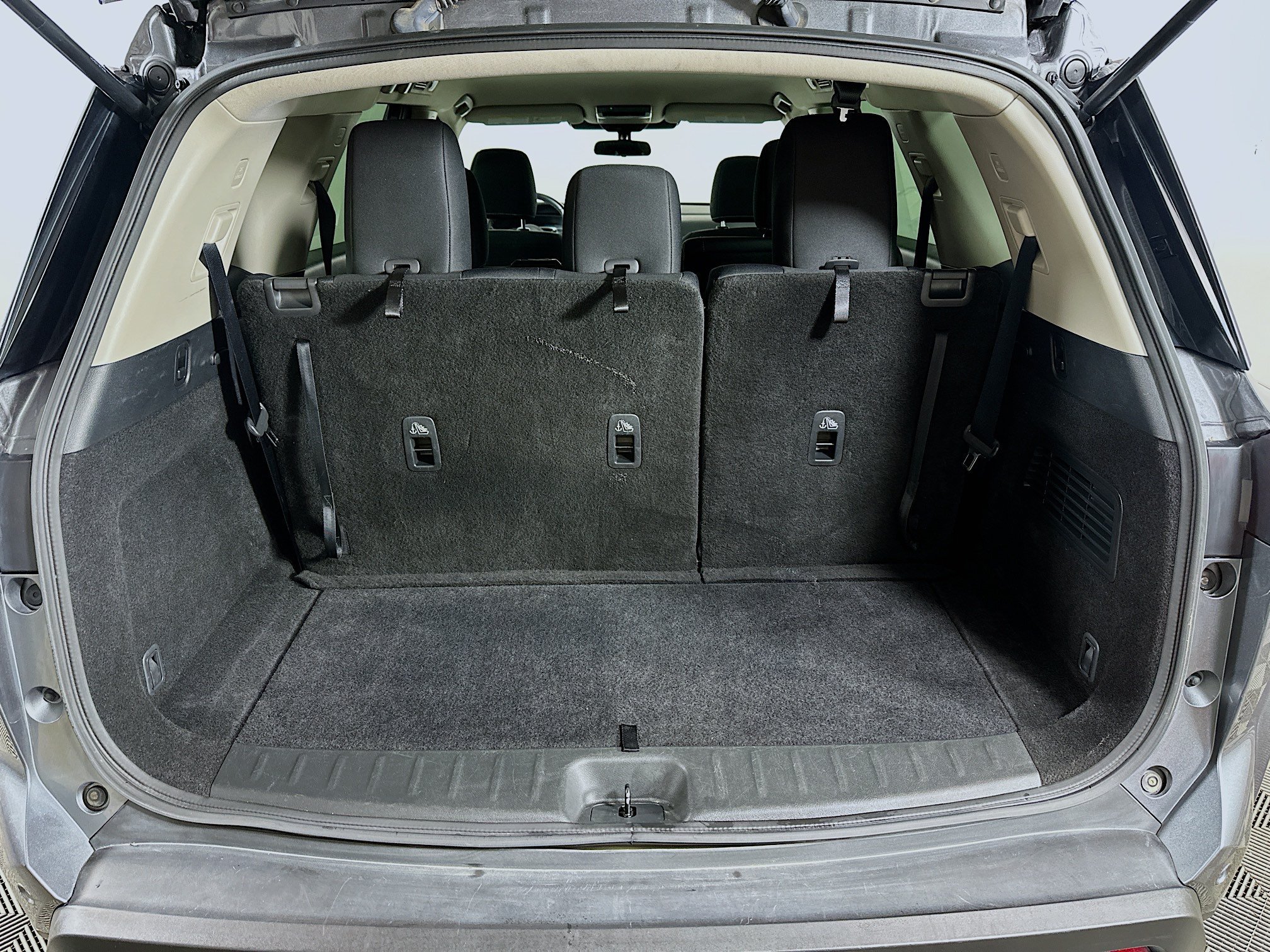 Used 2024 Gun Metallic Nissan SV image 25