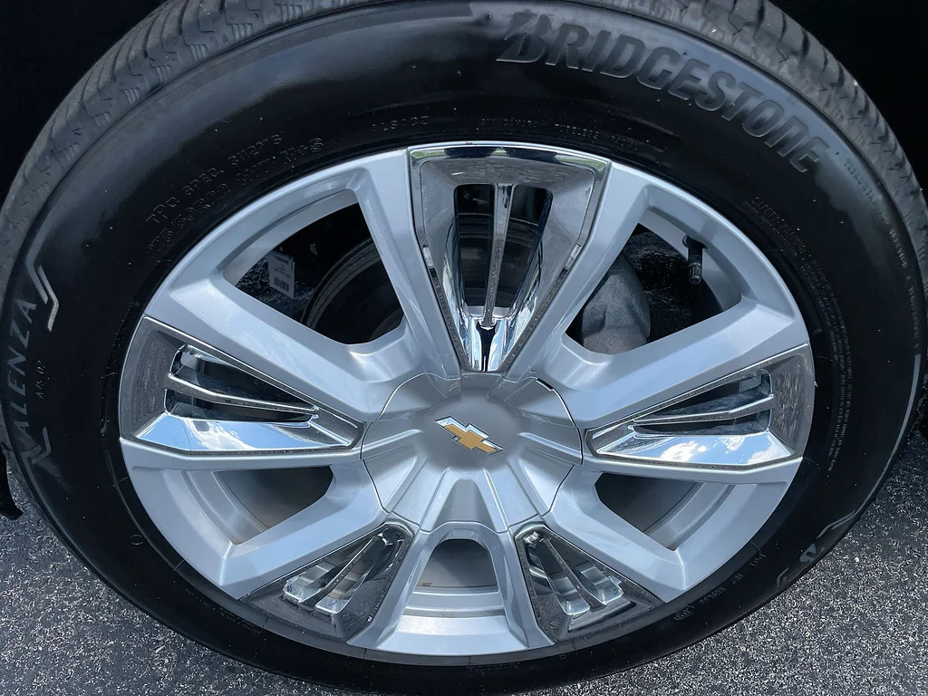Used 2026 Polar White Tricoat Chevrolet High Country image 34