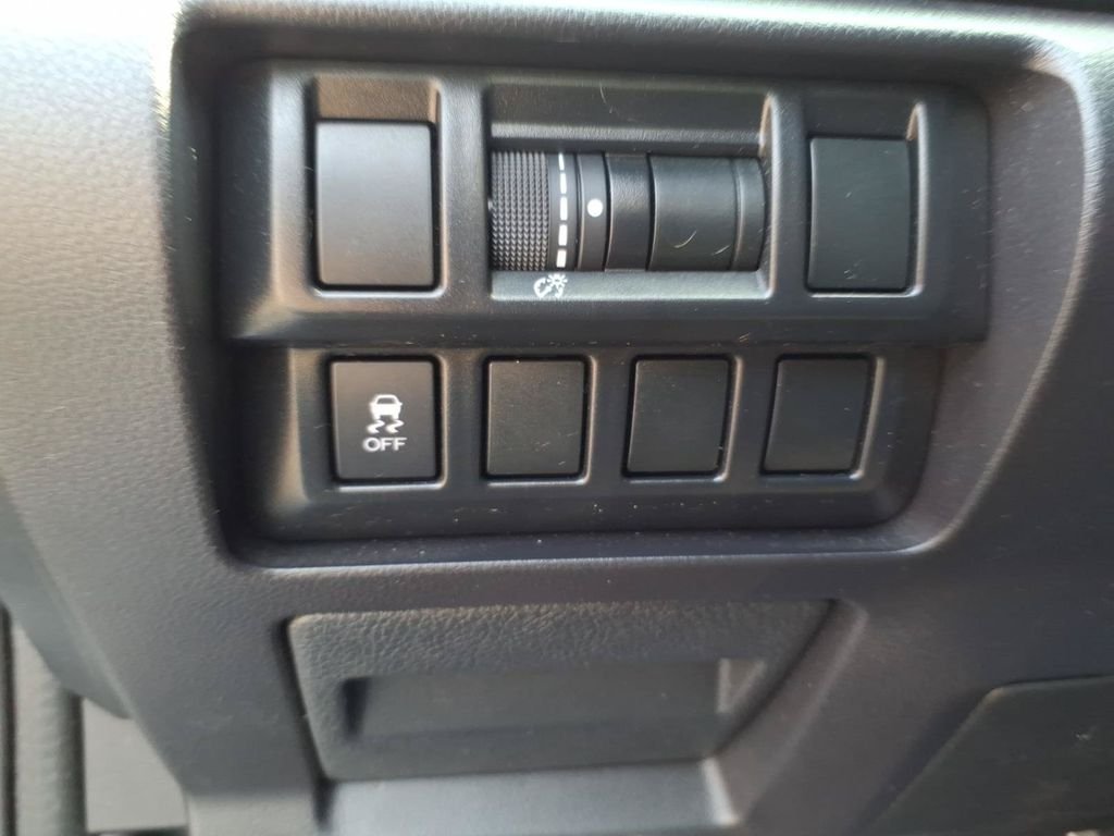 Used 2019 Silver Subaru 2.0i Sport image 21