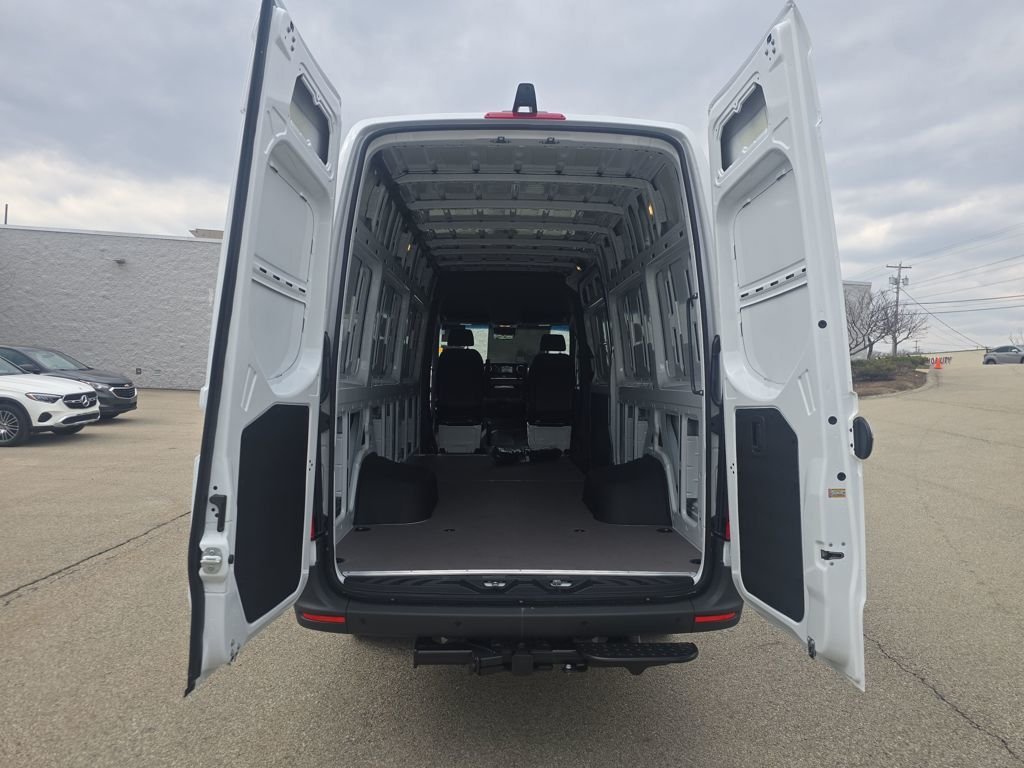 New 2026 Arctic White Mercedes-Benz Cargo 170 WB image 21