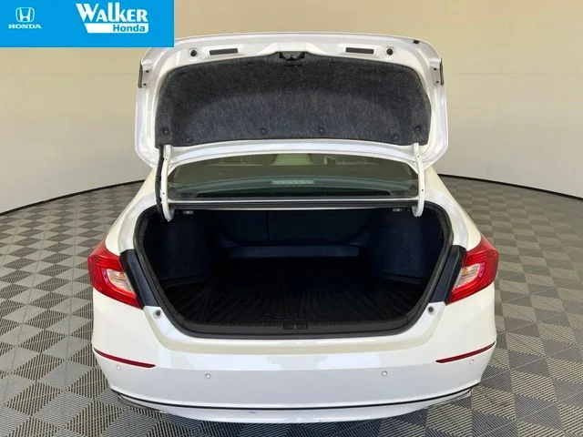Used 2022 White Honda Touring image 39