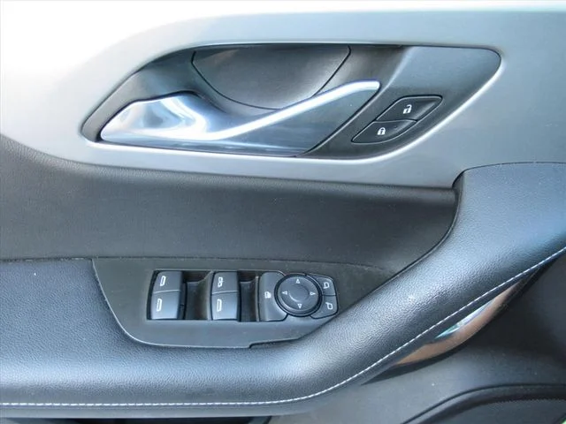 Used 2024 White Chevrolet LT image 19