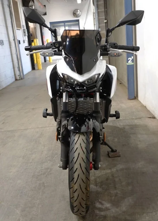 New 2026 Pearl Blizzard White/Ebony Kawasaki SE ABS image 4