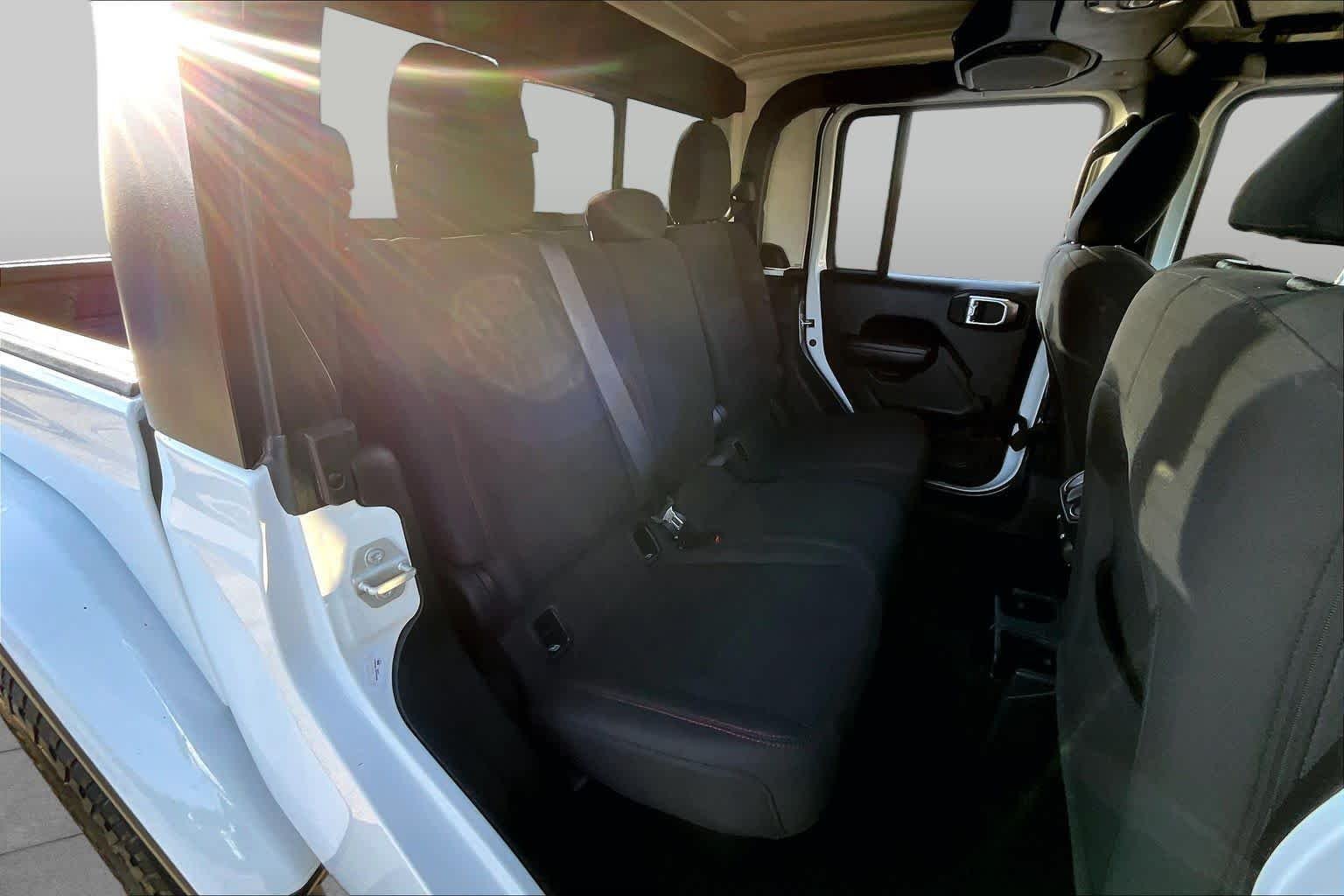 Used 2023 Bright White Clearcoat Jeep Rubicon image 20