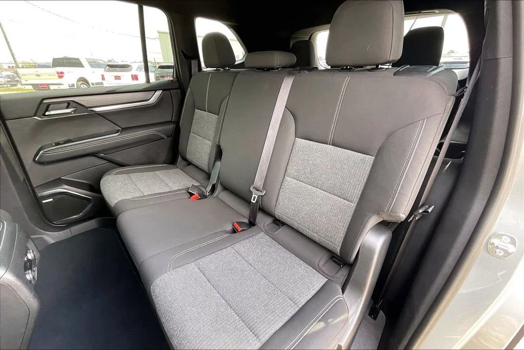 2025 GMC Acadia Elevation - Photo 19