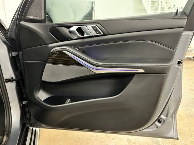 Used 2025 Gray BMW xDrive50e image 22
