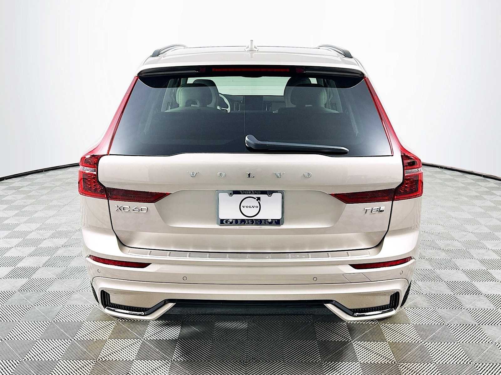 New 2026 Bright Dusk Volvo Ultra image 6