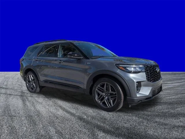 New 2026 Carbonized Gray Metallic Ford ST-Line image 2