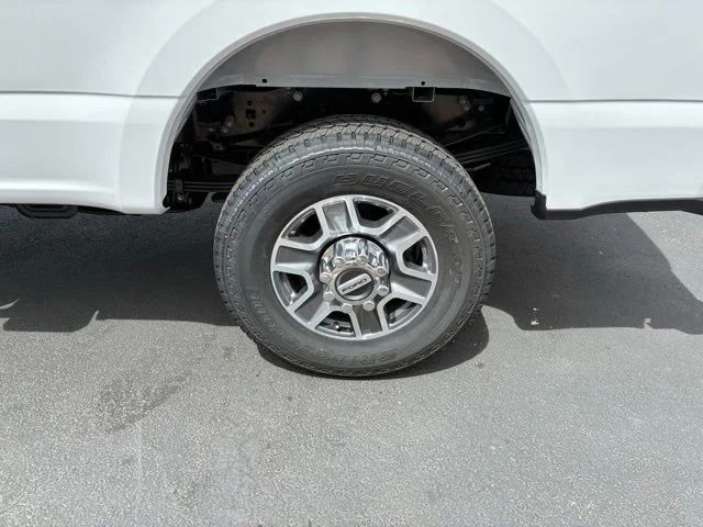 New 2026 Oxford White Ford Lariat image 17