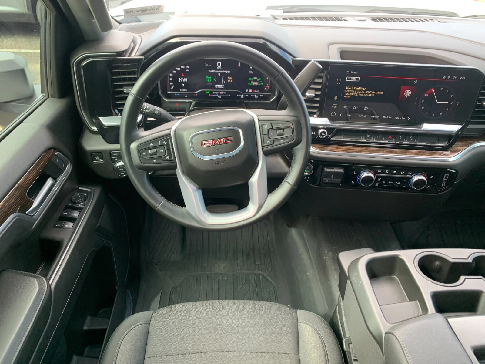 Used 2025 Summit White GMC SLE image 16