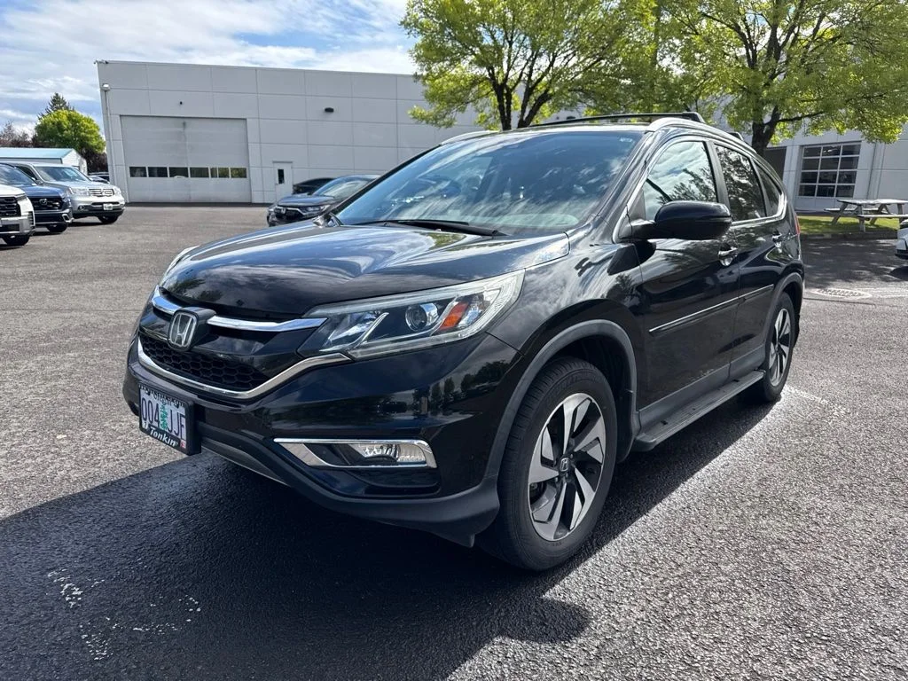 Used 2016 Crystal Black Pearl Honda Touring image 3