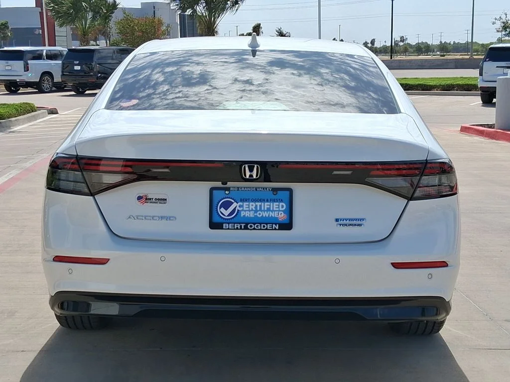 Used 2025 White Honda Touring image 5