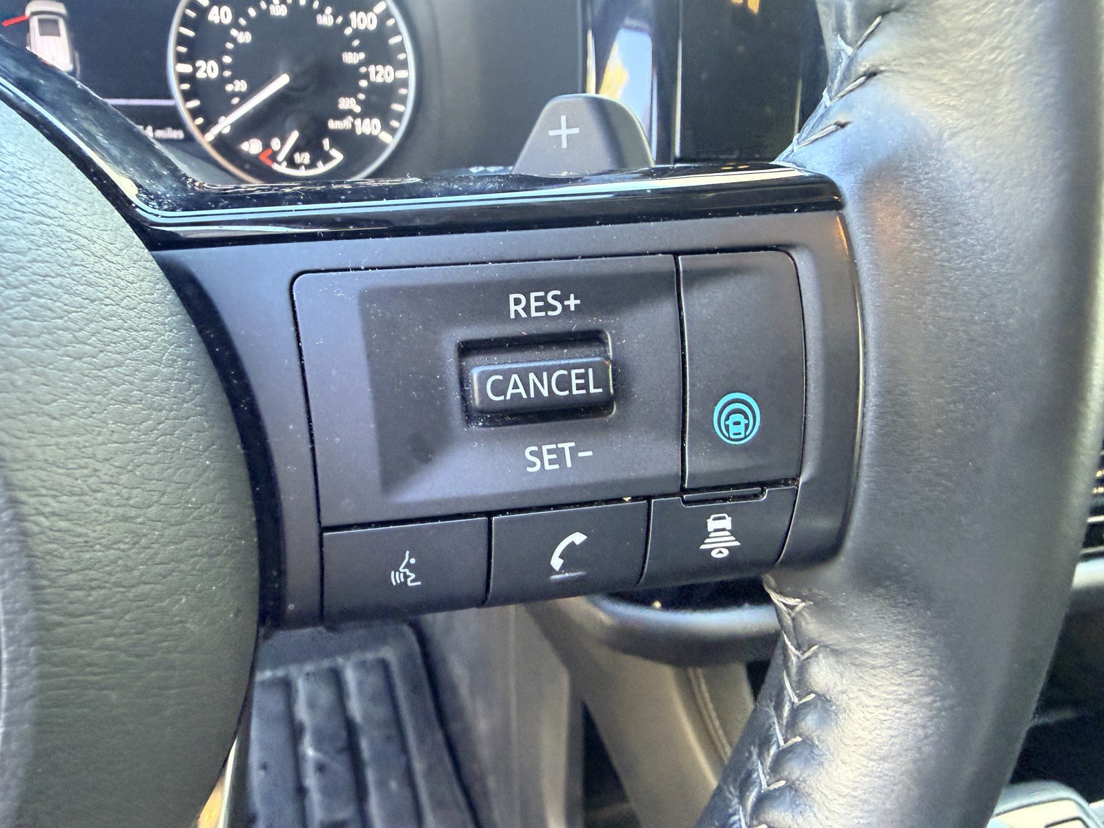 Used 2025 Silver Nissan SL image 16