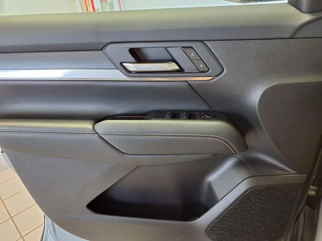 Used 2026 Sterling Metallic GMC Elevation image 18