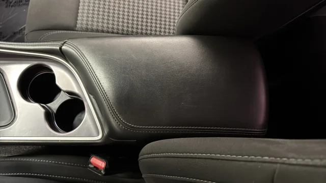 Used 2019 White Dodge SXT image 19