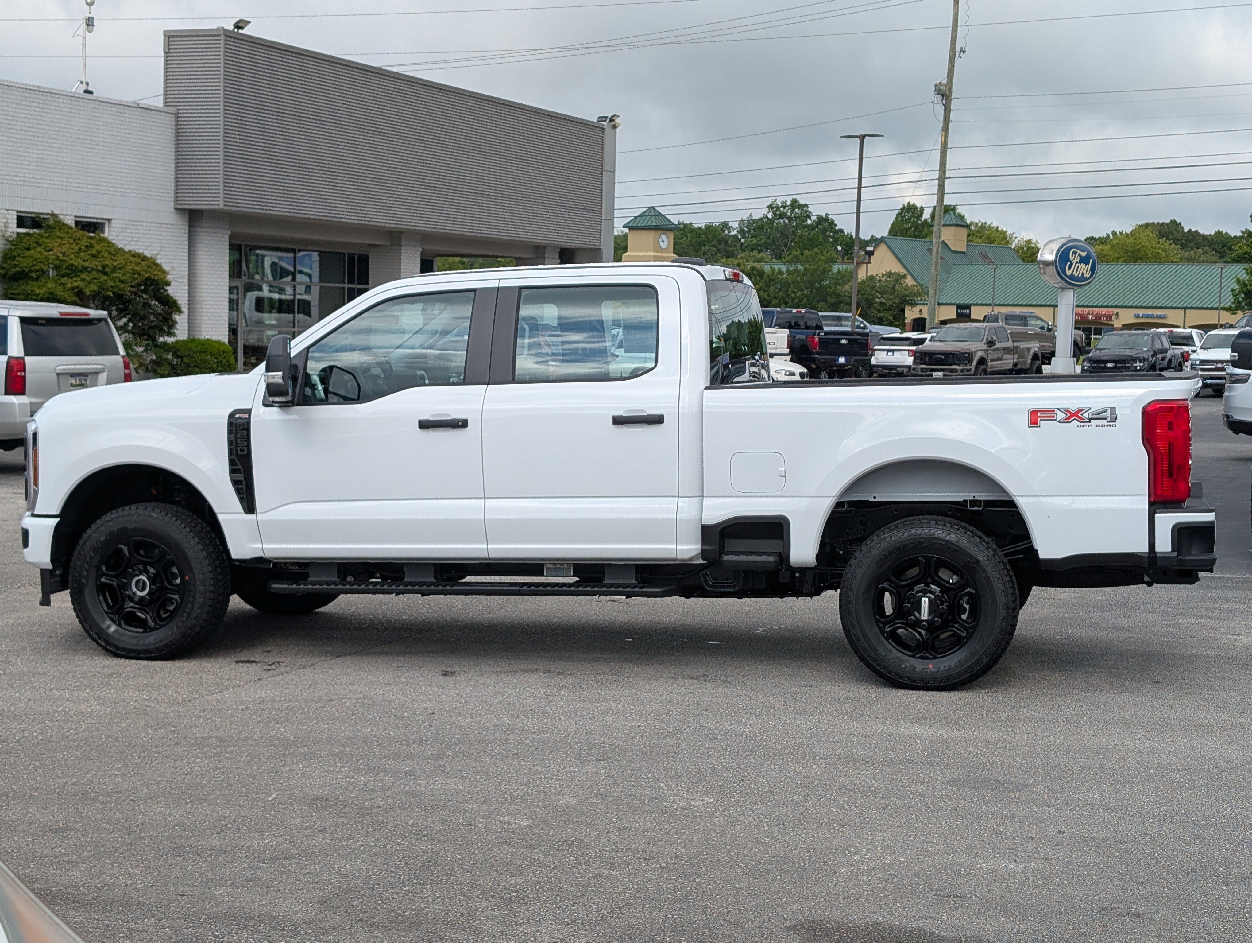 New 2026 OXFORD WHITE FORD XL image 14