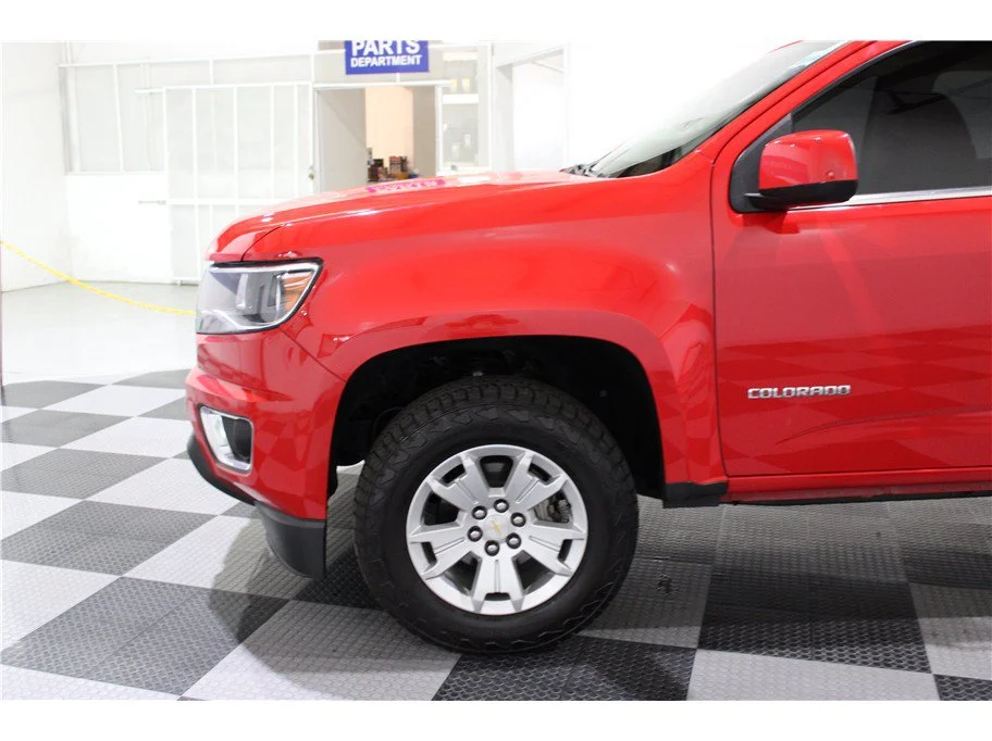 Used 2019 Red Hot Chevrolet 2WD LT image 9